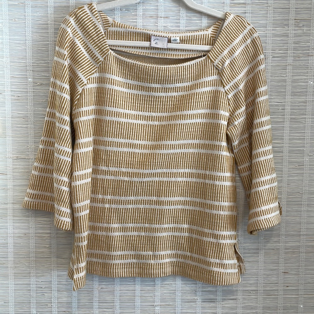 NWT Anthropologie (9-H15-STCL) Top Sz small  mustard and cream.